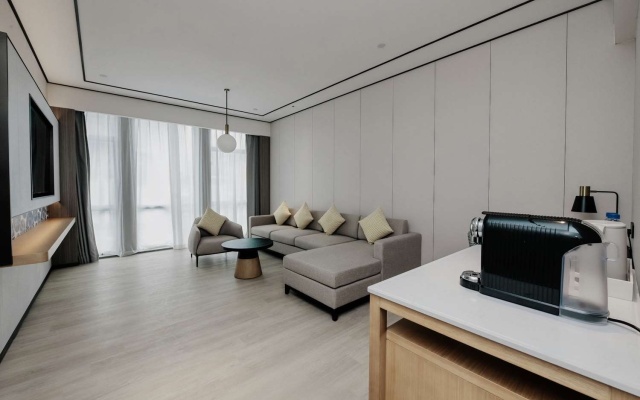 Hilton Garden Inn Jiangmen Xinhui – Guest Rooms – Jiangmen