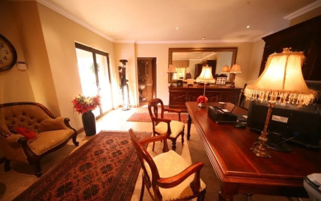 Le Cozmo Guest House