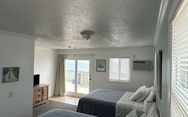 Sandcastle Beachfront Inn