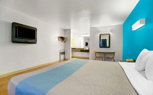 Motel 6 Anderson, CA - Redding Airport