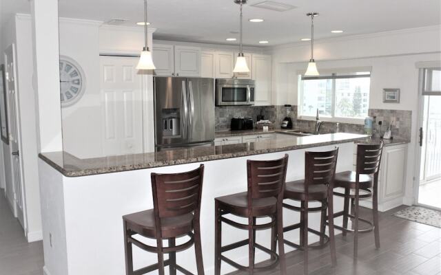 Jamaica Royale 504 - 2 Br Condo