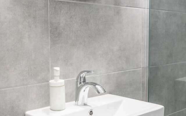 1BR Boutique Apt - Within DT Hamilton