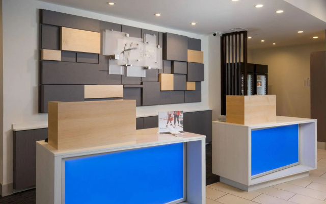 Holiday Inn Express Visalia Sequoia Gateway Area by IHG