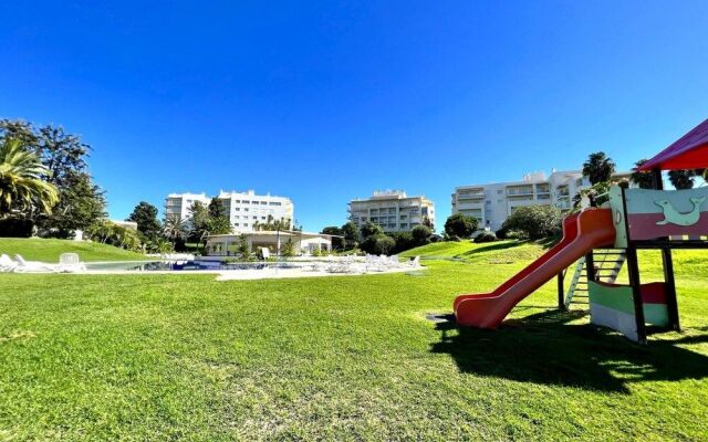 Alvor Paradise With Pool by Homing