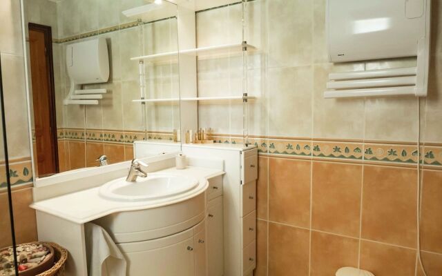 Fabulous Holiday Home With Swimming Pool in Narbonne