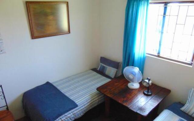 Airport Beach Backpackers