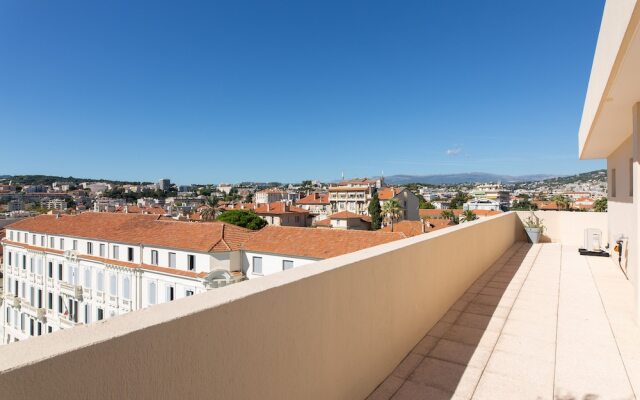 Rooftop Sea View YourHostHelper