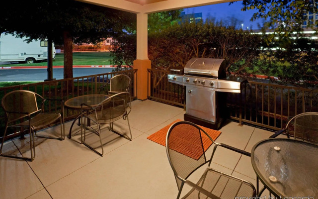 Sonesta Simply Suites Dallas Galleria