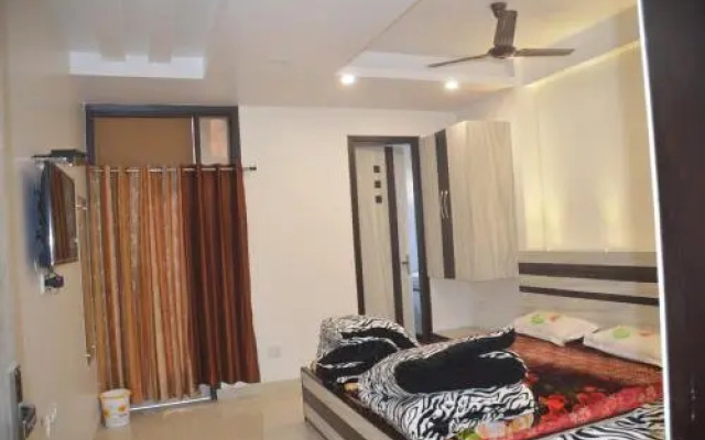 Goel Residency