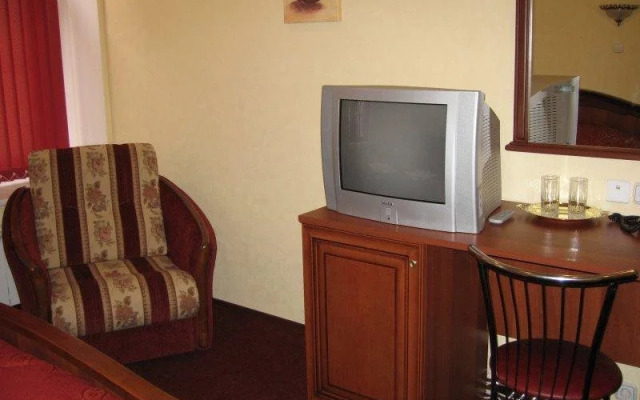 ALTBURG on Nevskiy 53