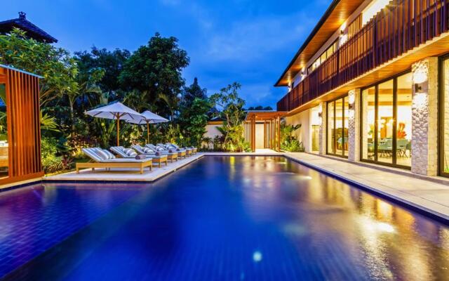 THE BOTANICAL 6 BED LUXURY 900 meter from beach