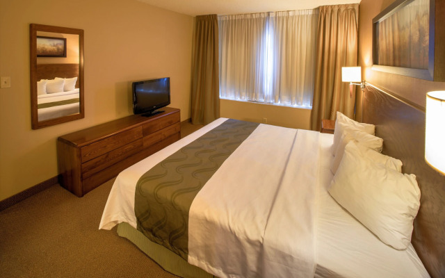 Quality Inn & Suites P.E. Trudeau Airport