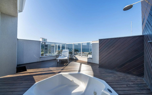 158 - Cobertura alto padrão em Mariscal 04 suítes