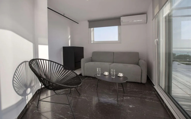 Luxury penthouse with stunning riviera view by GHH