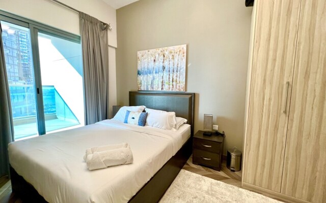 SuperHost - Spacious Apartment In Business Bay With Canal View