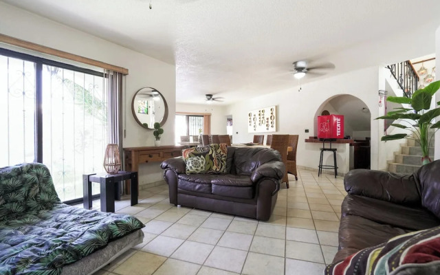 Spacious House with Pool