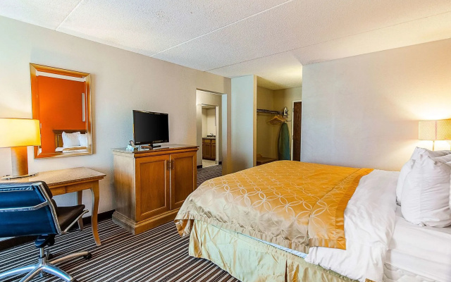 Econo Lodge Inn & Suites Norton - Wise South