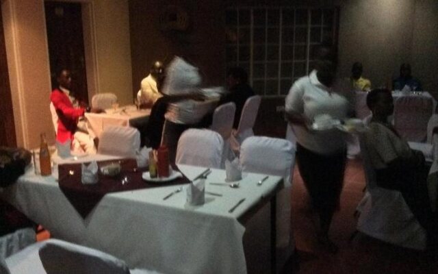Palm Valley Lodge