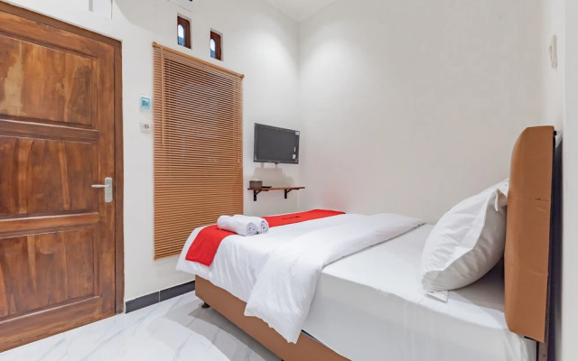 RedDoorz @ Inara Residence Purwokerto – Guest Rooms – Purwokerto