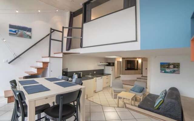 Ponton Private Apartment Near Lake