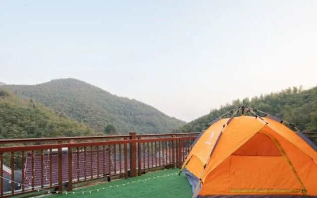 Qunshan Shanju Hotel