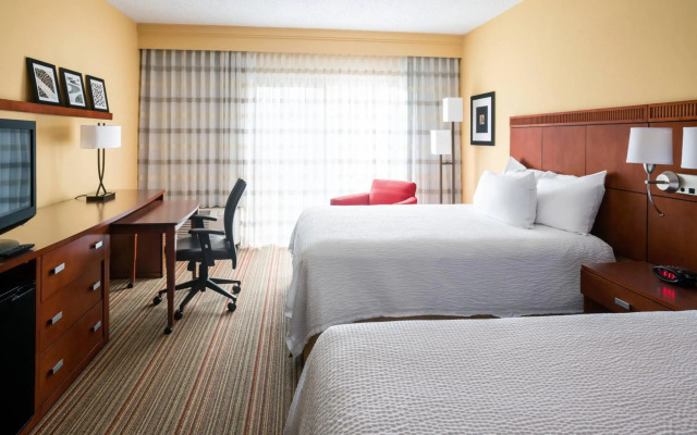 Courtyard by Marriott Indianapolis Airport