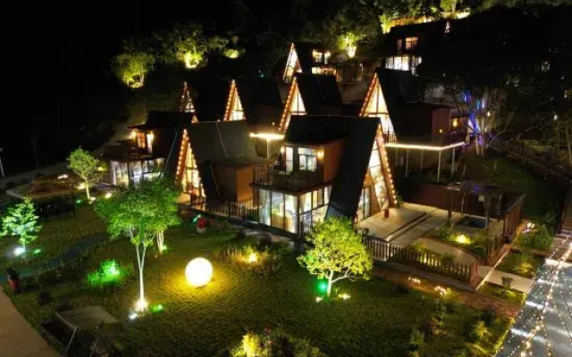 Jiuhe Yunshan Quanju Hot Spring Wooden House B&B