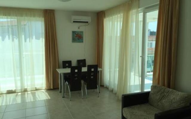 Sea Life Apartments Sinemorets