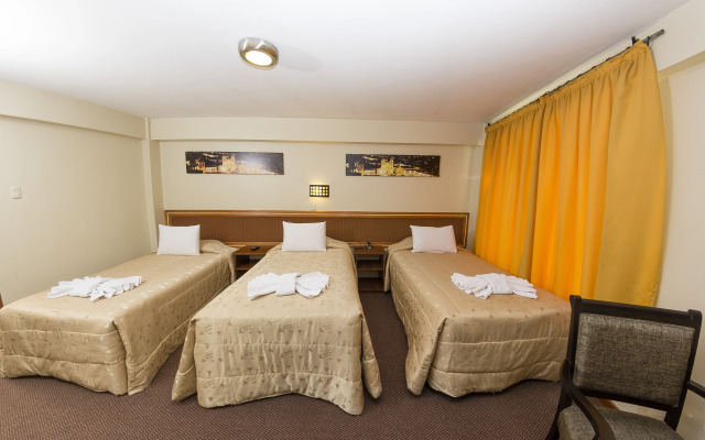 Hotel De La Villa Hermoza