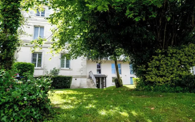 Elegant Triplex With Private Parking-2br/4p-honfleur