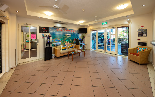Cairns Queens Court