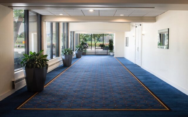 Sheraton Milwaukee Brookfield Hotel