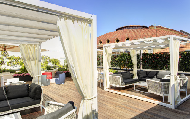 iQ Hotel Roma