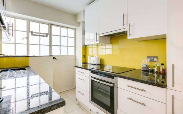 Modern 2 Bedroom Flat In South Kensington