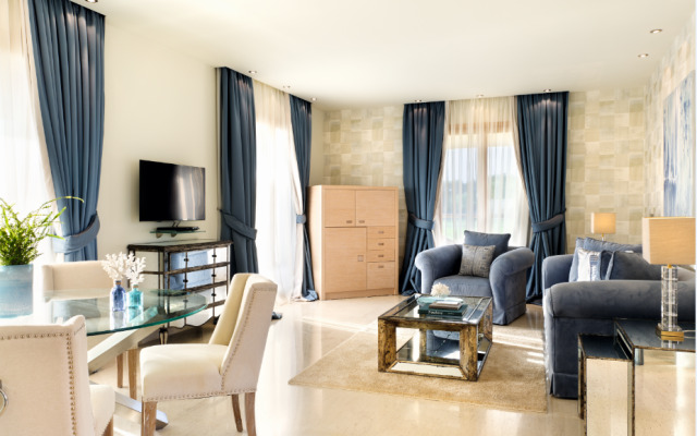 Курорт Sani Resort