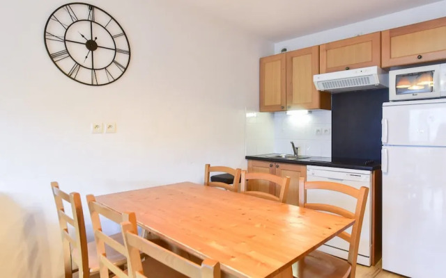 Alpine Apartment With Balcony