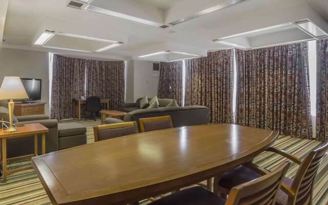 DoubleTree by Hilton Calgary North