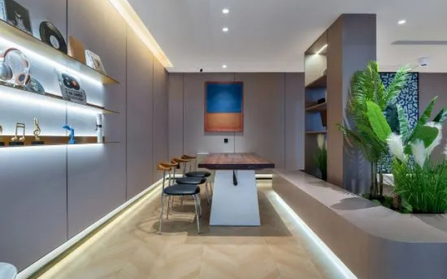 Sushi Hotel