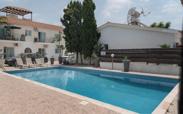 Phaedrus Living Olga Residence