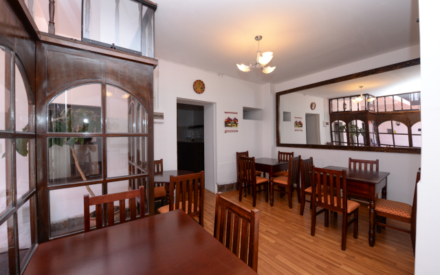 Yabar Hotel Plaza