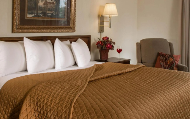 Foothills Inn