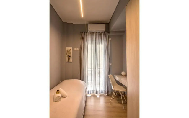 Luxury suite 10’ from the center