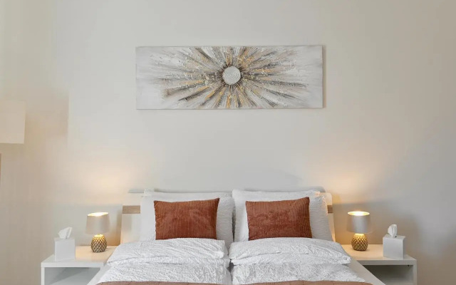 Old Town Riverside Apartment