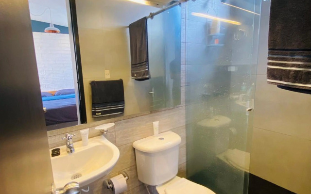 Colibri's Penthouse With Wild Hummingbirds & Views