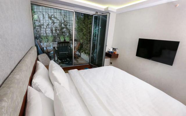 Discovery Hotel