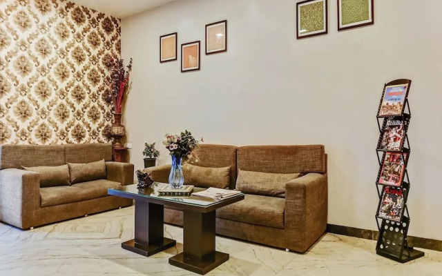 OYO 23501 Log Inn Plaza