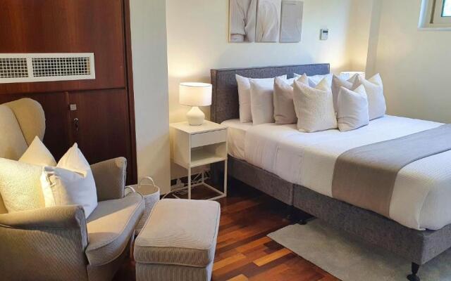 Phaedrus Living: Amorosa 13 Beachside Villa