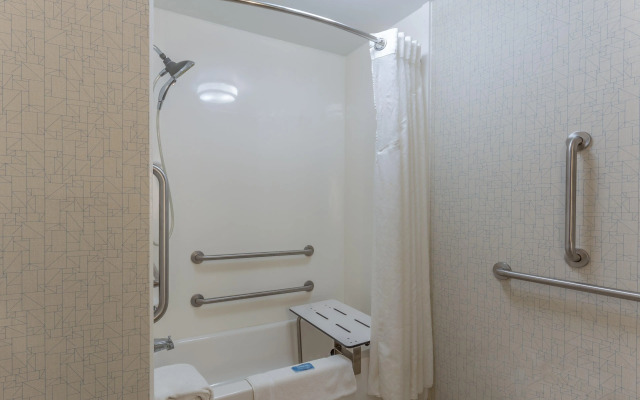 Holiday Inn Express Indianapolis - Southeast by IHG