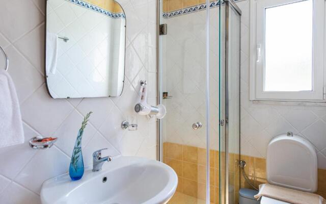 ELIDA -pool, billiard, views, 4min walk to the sea