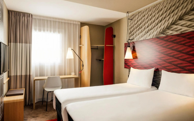 ibis Massy